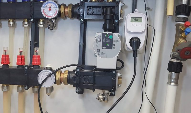 energie besparen met vloerverwarming met de installatie van de TC500 pompschakelaar